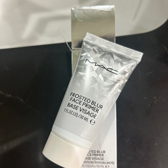 MAC Cosmetics Frosted Blur Face Primer - limited edition - Picture 3 of 3